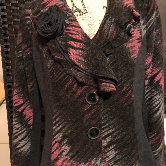 EUC Women’s VEX collection button blazer with fabric  rose embellishment - Picture 6 of 12